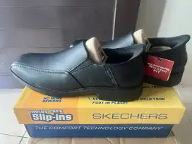 Sepatu Pantovel merk skecher