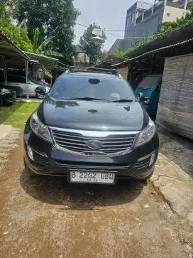 KIA SPORTAGE 2.0 AT HITAM METALIC