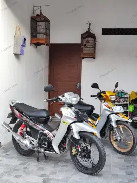 Yamaha F1ZR / Fizr Istimewa Simpanan Original Warna Langka Perak Asli