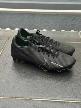 Sepatu Bola Nike Mercurial Vapor 15 Academy