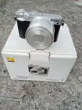 Mirorrles Nikon 1 J5 fullset box