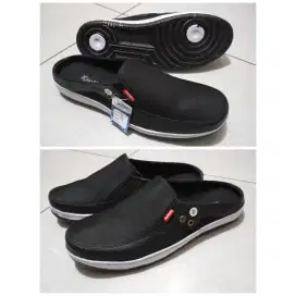 Sandal Sepatu Kickers Hitam