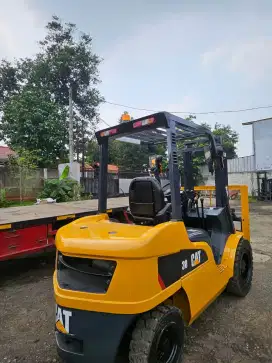 Forklift 3 ton caterpilar