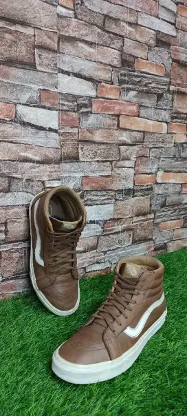 Sepatu Vans kulit