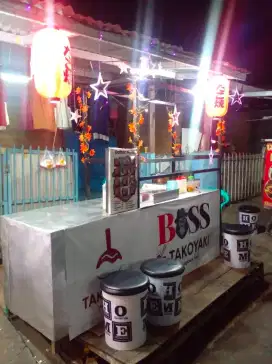 Asisten Penjaga Stand Takoyaki