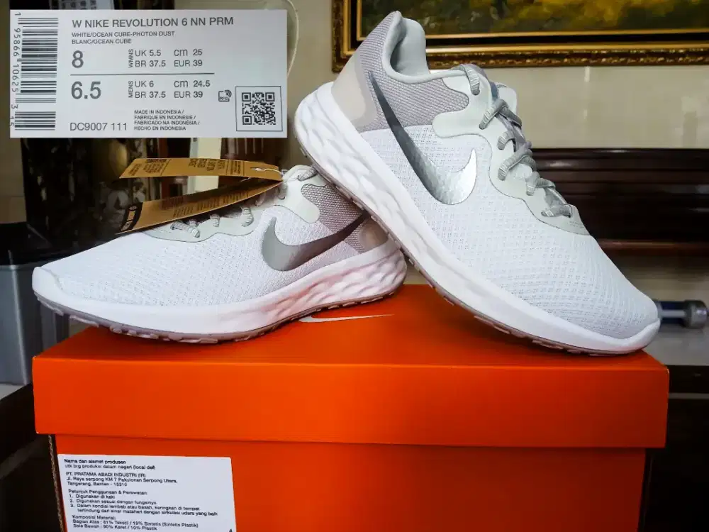 Sepatu Running Nike Revolution 6