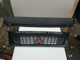 Grill depan dan bawah kaca truk