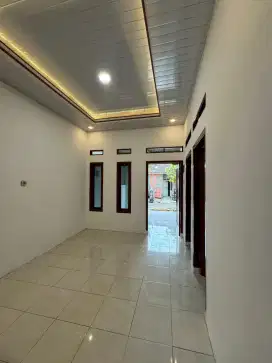 DI JUAL MURAH RUMAH FULL RENOVASI LINGKUNGAN RAMAI