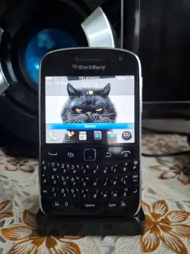 Blackberry Bold 9900 Made in Mexico Siap Pakai