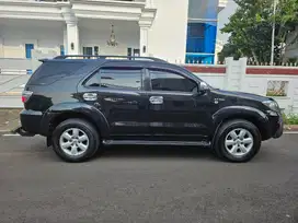 Toyota Fortuner 2011 Bensin A.n Penjual