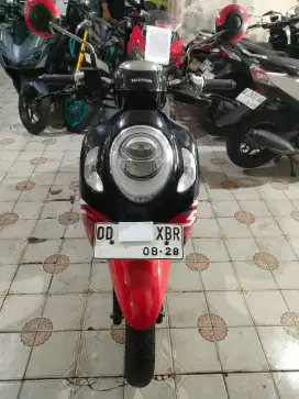 Honda scoopy 110 cc 2023 merah