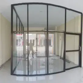 Partisi aluminium, pintu sliding dan kaca. Ex. Inkalum