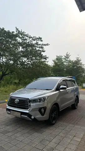 Toyota Innova V Diesel 2.4 AT 2018