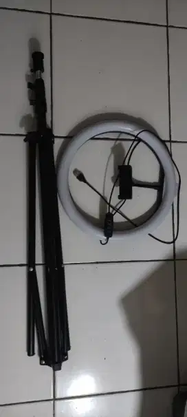 Tripod + lampu masih baru belum pakai