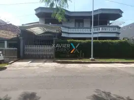 Rumah Klasik Terawat 2 lantai dekat Ijen, Malang