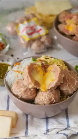 Segera- Karyawati Produksi Bakso