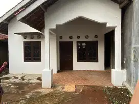 DISEWAKAN RUMAH BULANAN ATAU TAHUNAN (3KAMAR TIDUR, 1KAMAR MANDI)