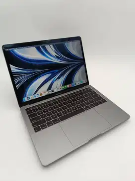 Macbook Pro 13 In 2018 i7 16 / 500gb