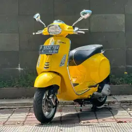 Vespa Sprint IGET ABS FACELIFT 150 ie tahun 2019 warna Kuning