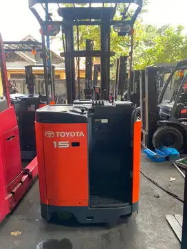 Forklift Bekas Reach Truck Toyota 7FBR15