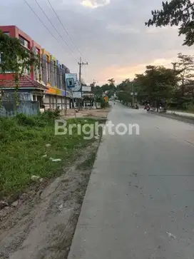 Tanah pinggir jalan raya akses kontener