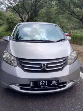 HONDA FREED E PSD 2011 ISTIMEWA