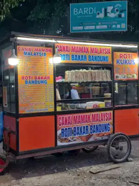 Gerobak lengkap sudah ada lapak