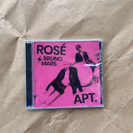 ROSÉ Blackpink & Bruno Mars - APT. (CD Single / Kaset)