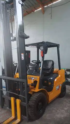 Forklift Caterpillar 2,5 Ton,Manual,Tiang 4,5 Meter,S4S,Tahun 2011