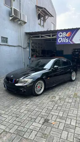 Jual cepat unit BMW E90 Facelift 2010