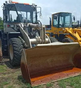 Dijual Wheel Loader Komatsu model WA200-3