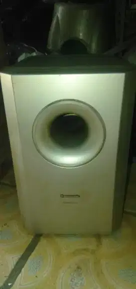 Speaker sub woofer berkualitas panasonic kond hdp mgkn ada yg perlu