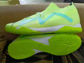 Sepatu futsal puma future Seven