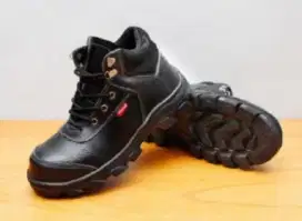 Sepatu boot safety bahan kulit sapi Sp.4990fd