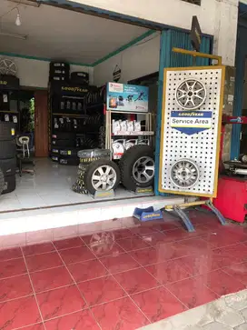 Mekanik bengkel ban dan autocare