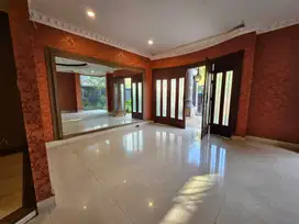 Dijual BU Rumah Mewah Kompleks Griya Riatur Indah Medan