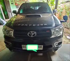 2010 Toyota fortuner g solar manual