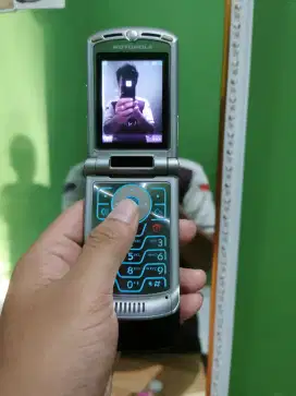 Jual Motorola razr v3xx hp jadul hp besi hp lipat dual kamera sinyalon
