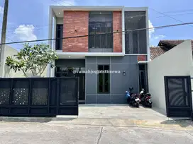 Rumah Mewah Baru View Sawah Dekat Kampus ISI Sewon JL Parangtriris