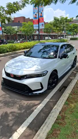 Honda Civic 2022 Putih Mutiara Bensin