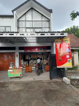 Di cari Karyawan Pemangkas Rambut