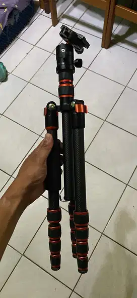 Tripod Kamera DLsR merk K&F Concept Carbon