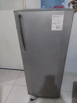 Freezer standing 6 pintu LG