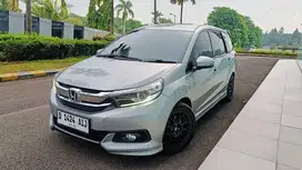 Pajak Panjang -  Honda Mobilio 1.5 E Bensin MT 2019 Abu