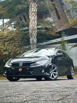 Honda Civic Hatchback E CVT 2018