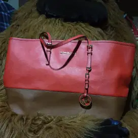 Tas Michael Kros