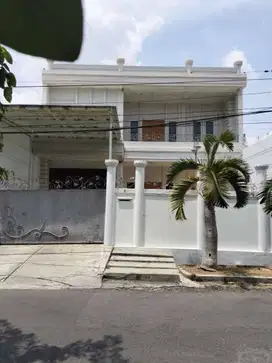 Dijual Rumah Manyar Rejo 2 Lantai Bagus Terawat Siap Huni