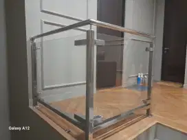 Hand reling kaca tempered