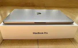 Macbook pro 2017 core i5 13.3inci 8/256gb touchbar