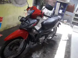 Dijual Honda Revo Tahun 2007.lengkap mati